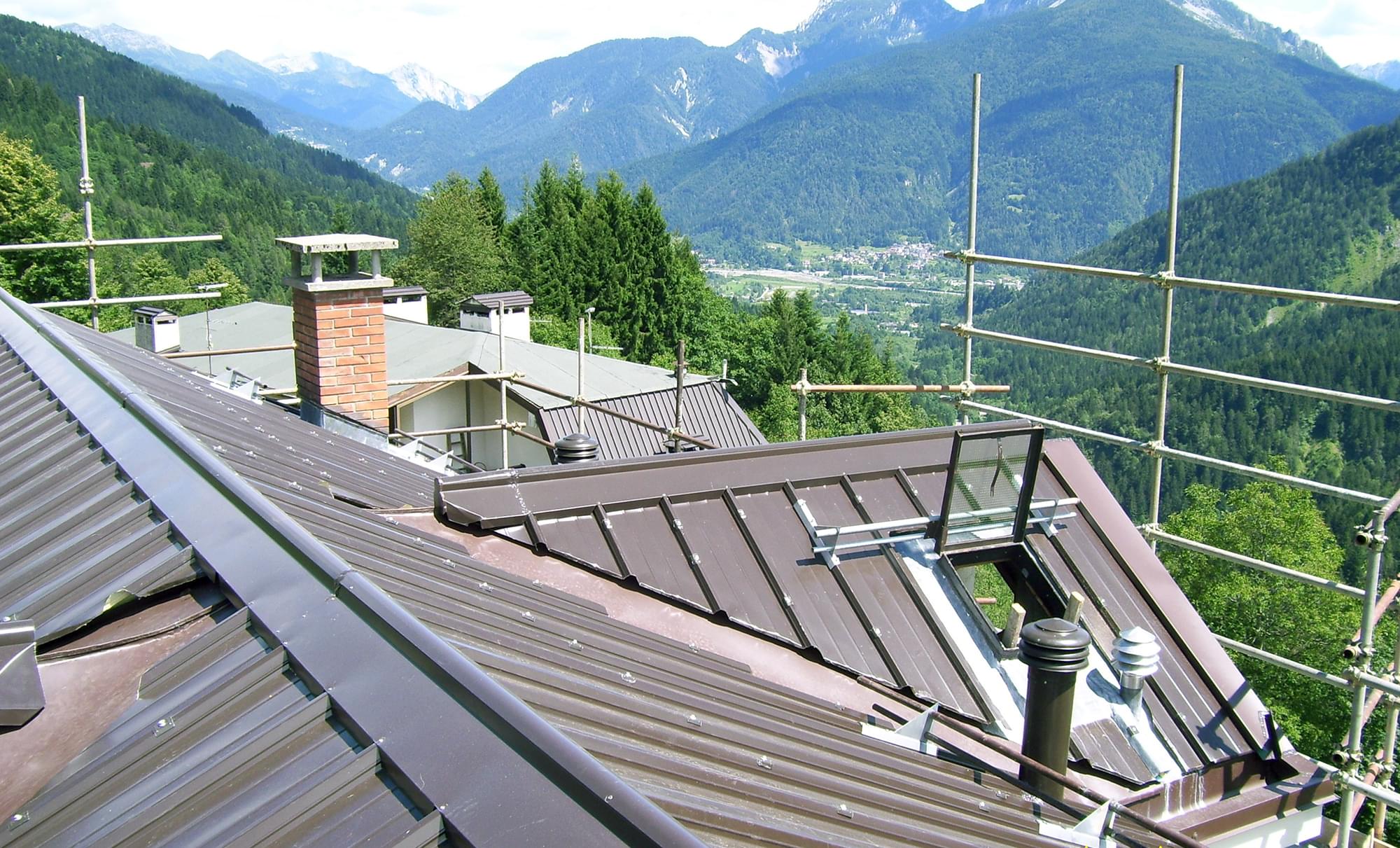  Coperture con pannelli metallici coibentati monopanel - Lattonerie Spagnol 