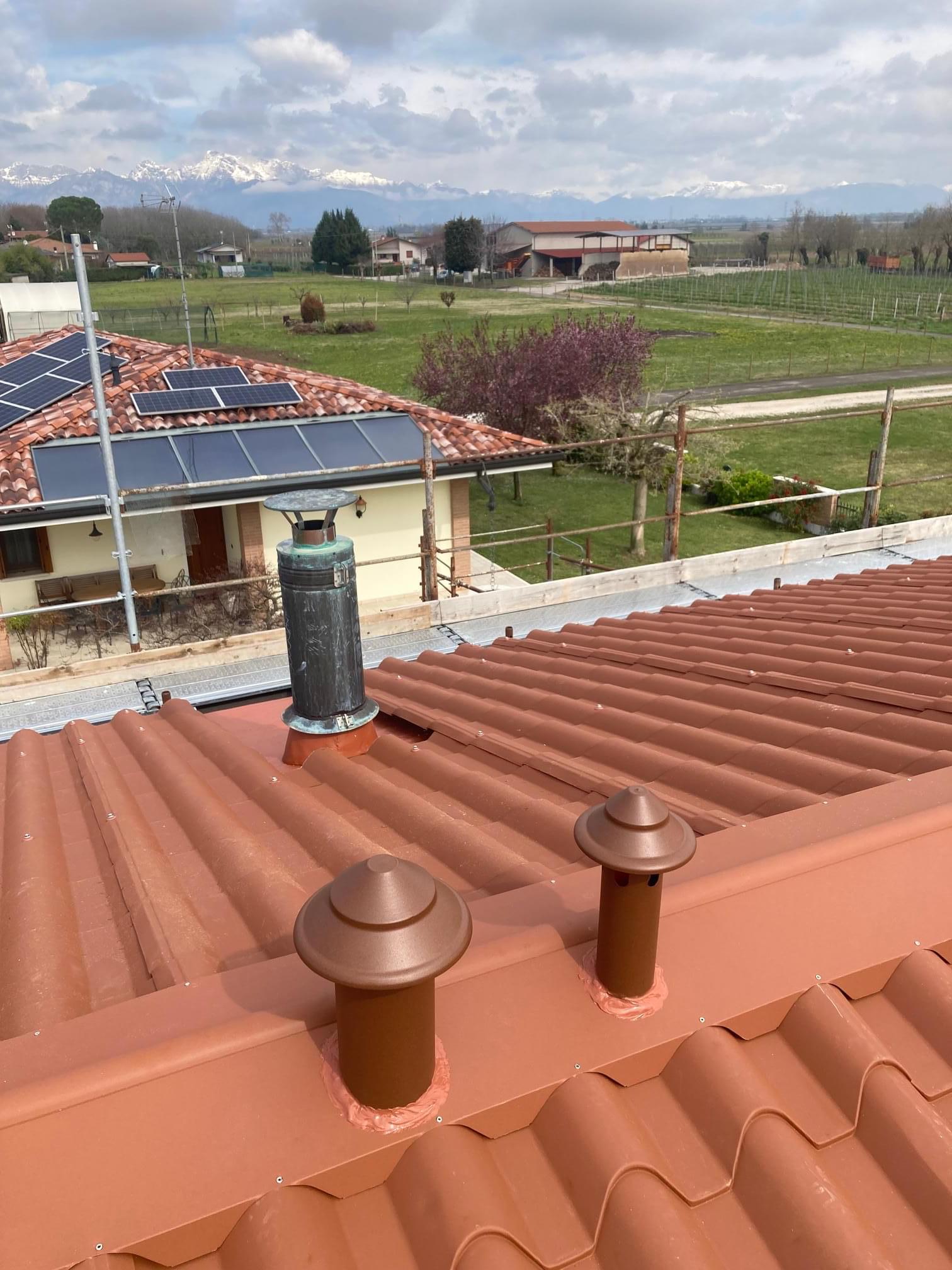  Coperture con pannelli metallici simil coppo- Lattonerie Spagnol 